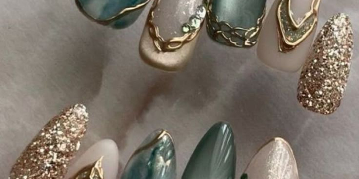 Transform Your Look with Lash Extensions in Chicago at Luxo Nail Spa